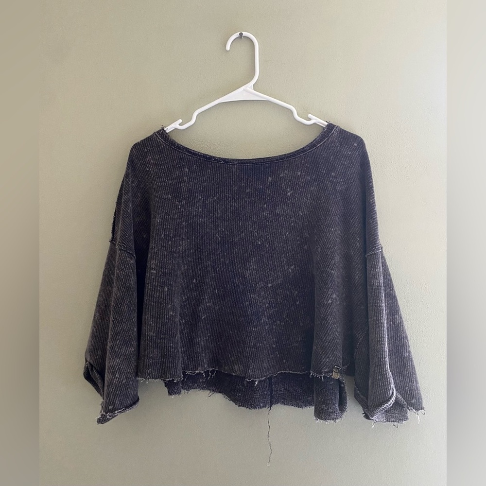 We The Free Medium Distressed Black Cropped Sweater